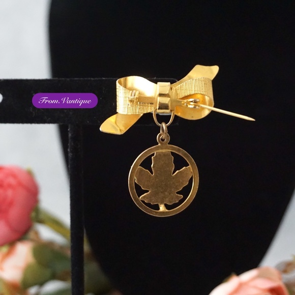 🍁 VINTAGE [Jasper] Golden Ribbon 🎀 Colourful Maple Leaf Brooch / Scarf Pin 🧷 - Picture 4 of 5